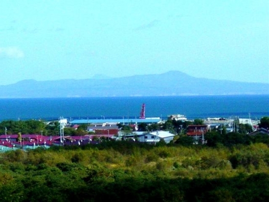 標津町から見た国後島の写真