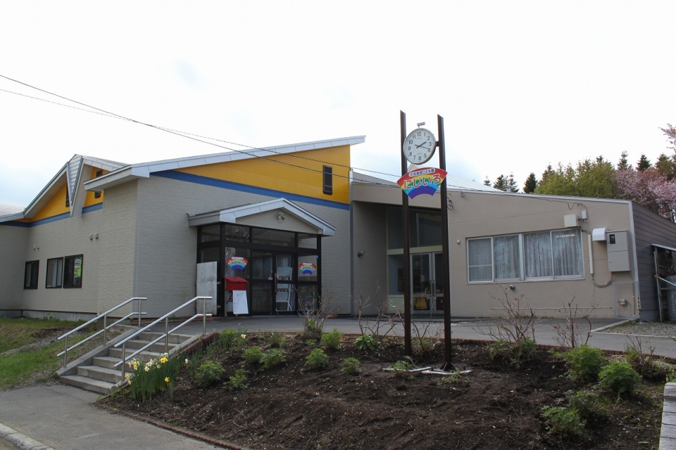  川北認定こども園「にじいろ」外観写真