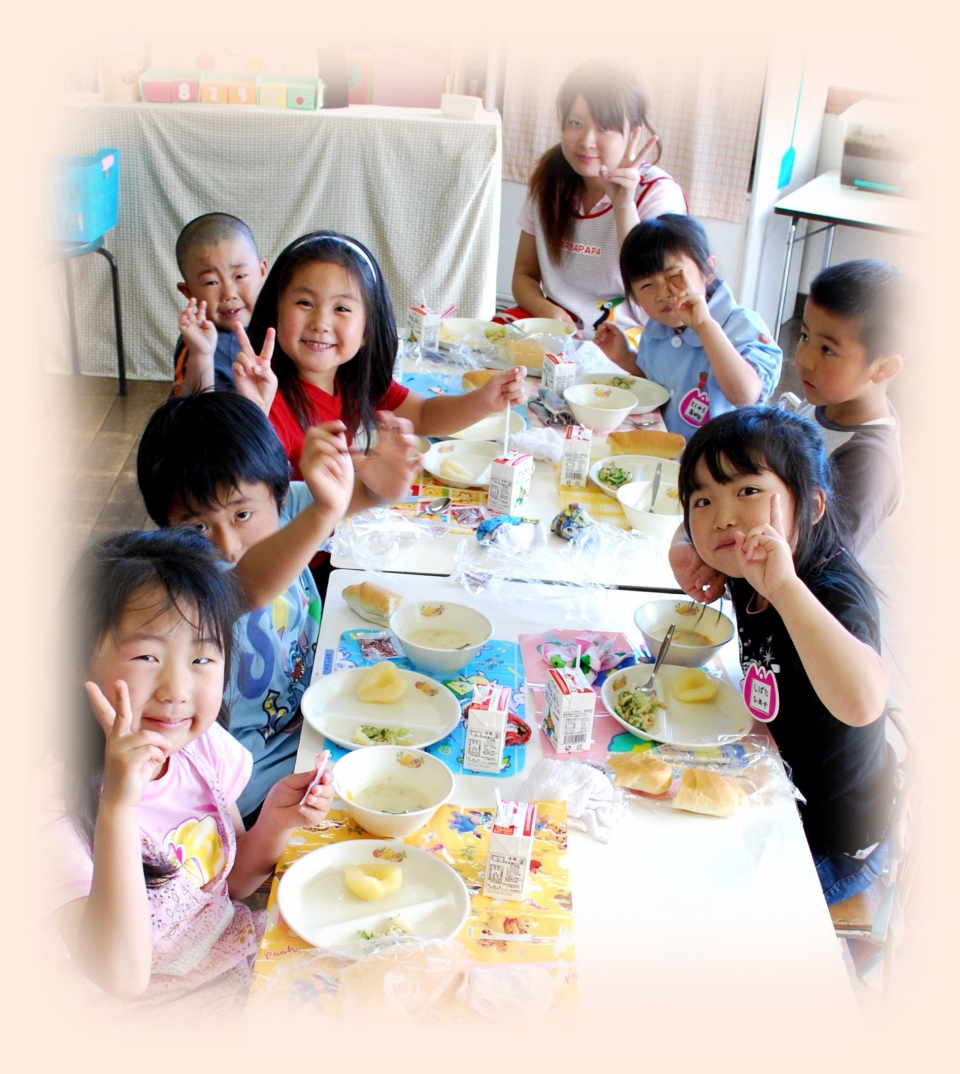 幼稚園での給食の様子　その5