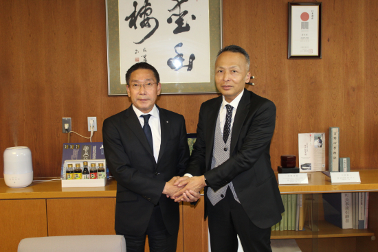 令和5年5月22日、久留米大学医学部内科学講座の星野友昭主任教授が来町