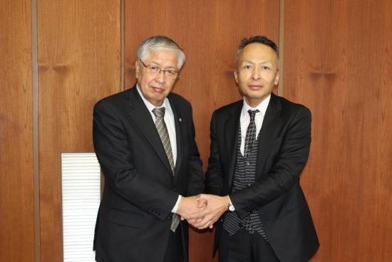 令和3年3月15日、久留米大学医学部内科学講座の星野友昭主任教授が来町