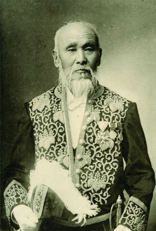 南摩綱紀肖像写真