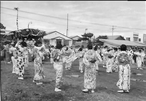 昔の標津の写真（標津神社の前）