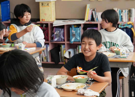 学校給食の様子